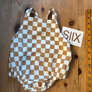 Siix Baby Checked Romper New with tags 3-6 months